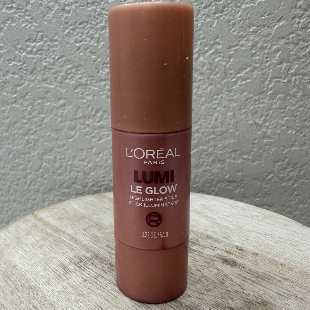 $5 🌙 L’Oréal Lumi Le Glass and Glow Highlighter Stick 640 Glowy